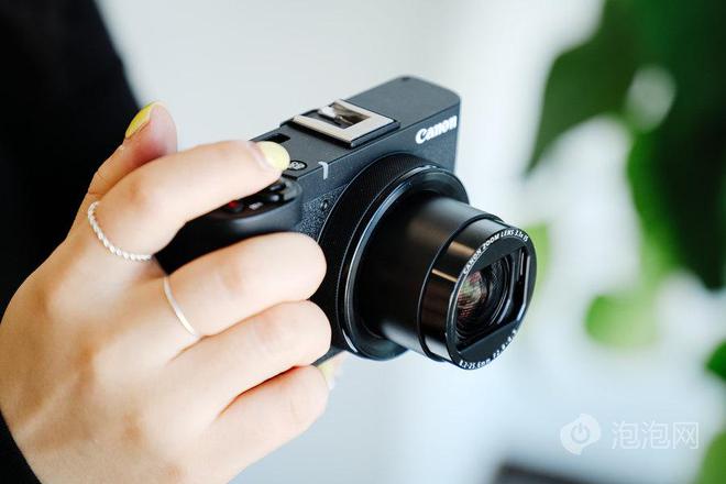 机 佳能PowerShot V1上手人生就是搏画质更好还十分轻便的随身(图2)