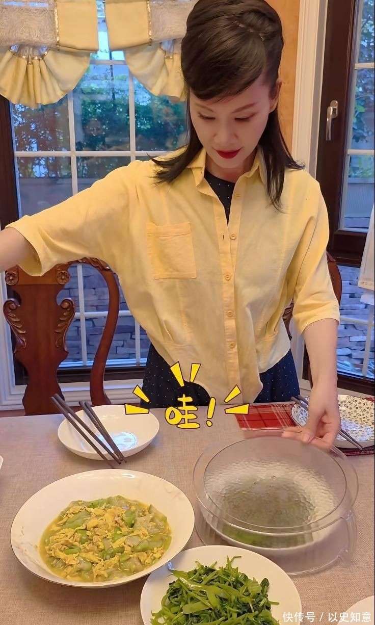 做饭颠勺打蛋样样精通二婚老公年轻帅气尊龙凯时网站59岁于文华在北京别墅(图11)